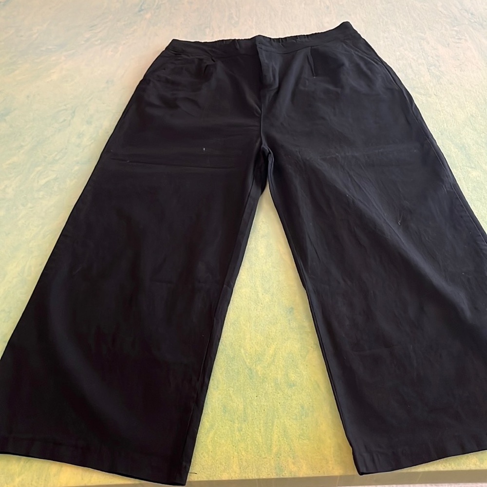 Black size 4 petite pants